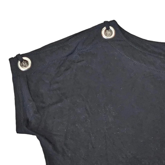 Cable & Gauge Women's Top Size M Short Sleeve Cold Shoulder Grommets Black - Picture 2 of 10